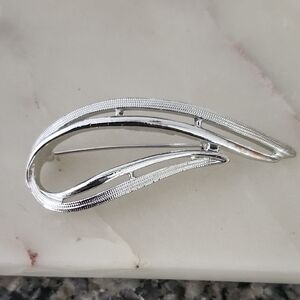 Vintage Sarah Coventry Silver Tone Silvery Nile Stunning Brooch